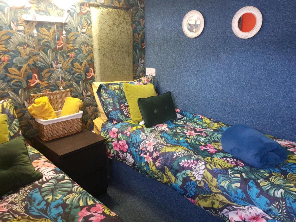 Jasmine Coral Jay Boutique Boatel Ocean Village Gibraltar Exterior foto