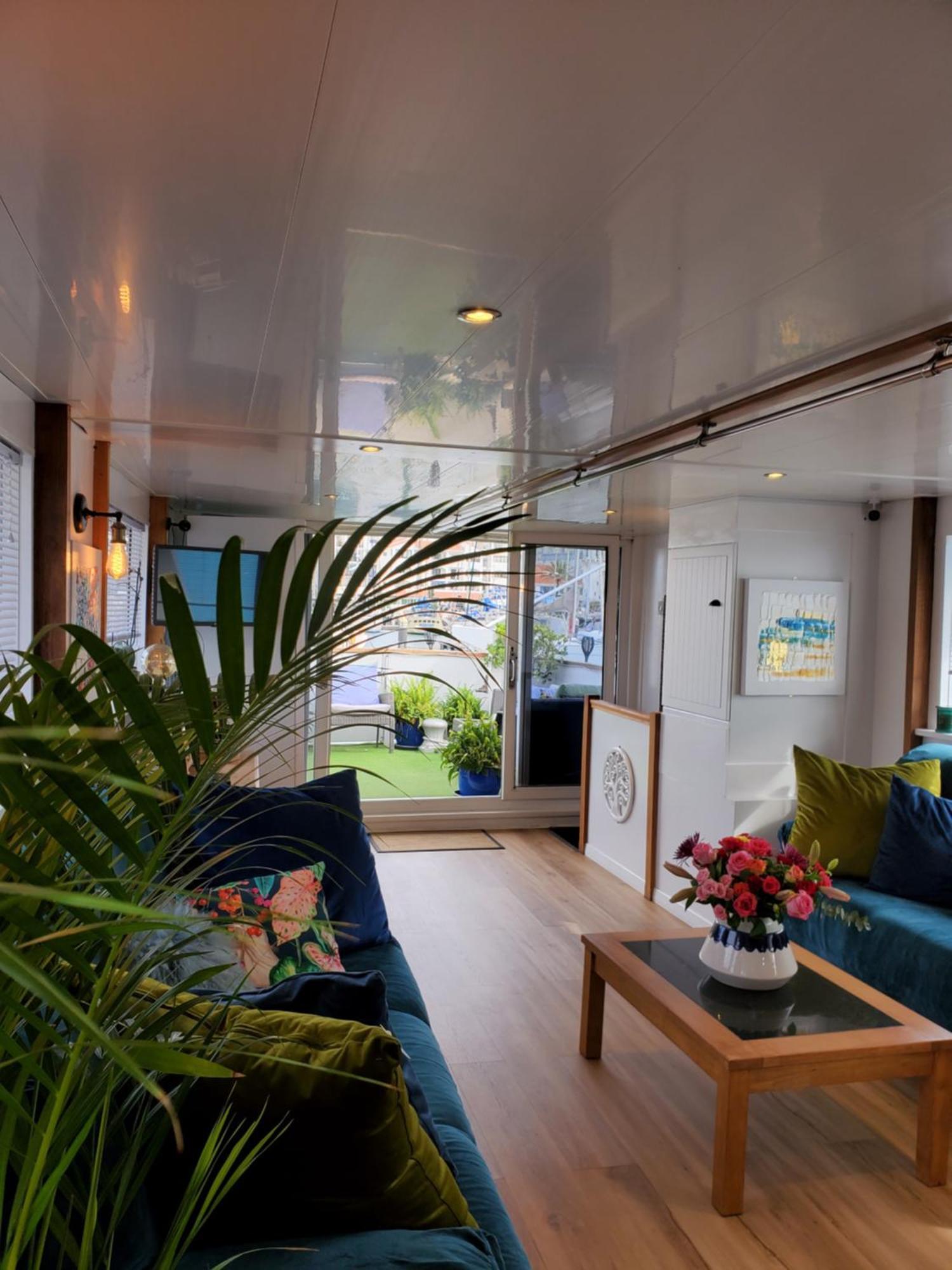 Jasmine Coral Jay Boutique Boatel Ocean Village Gibraltar Exterior foto