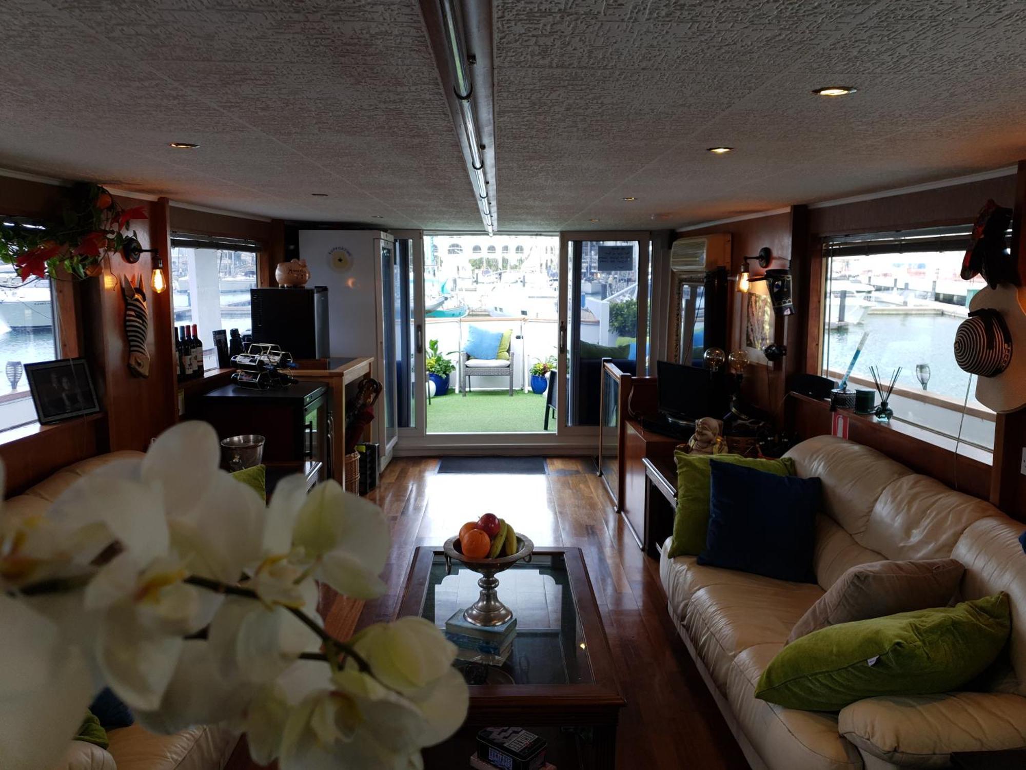 Jasmine Coral Jay Boutique Boatel Ocean Village Gibraltar Quarto foto