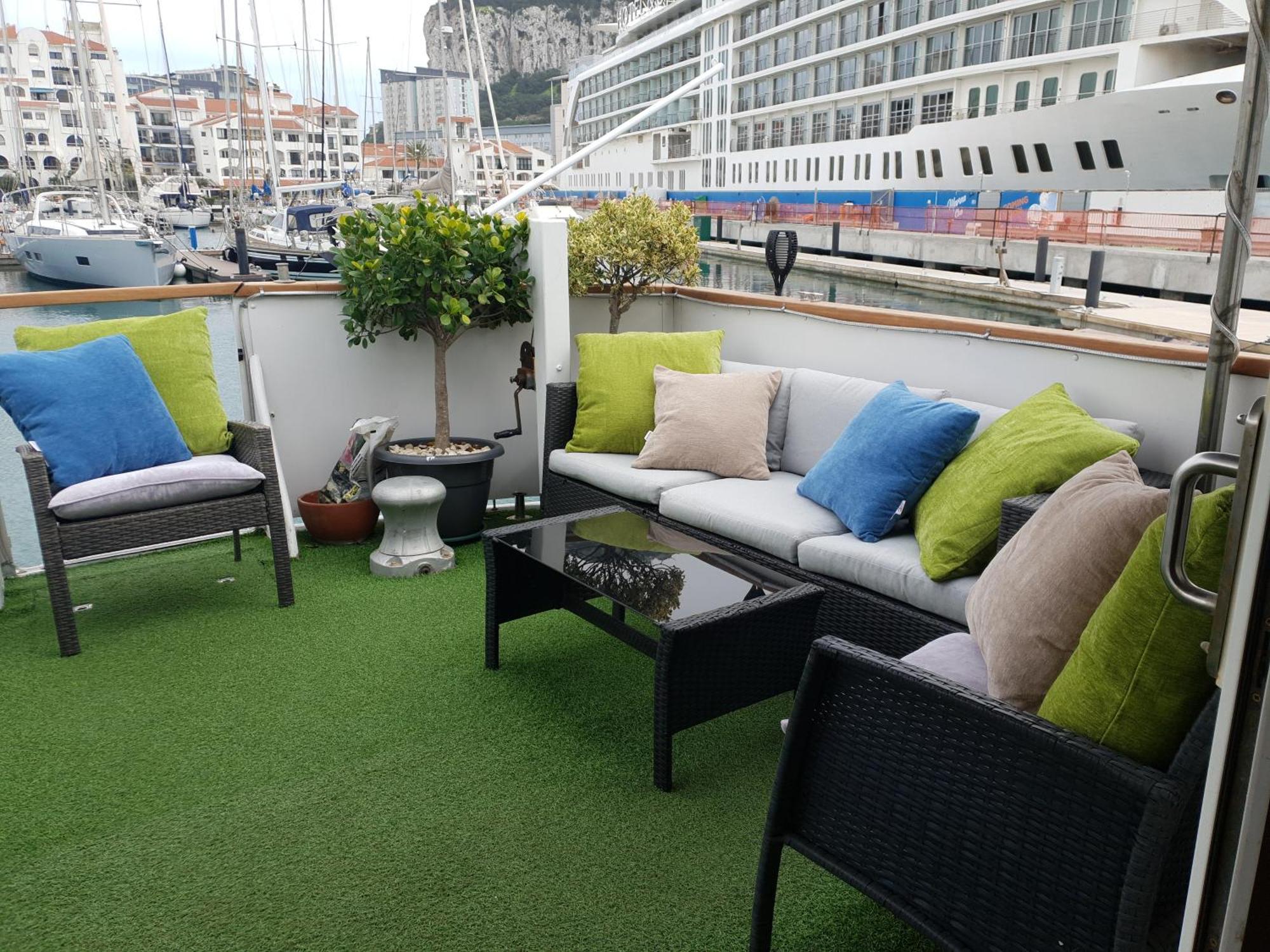 Jasmine Coral Jay Boutique Boatel Ocean Village Gibraltar Quarto foto