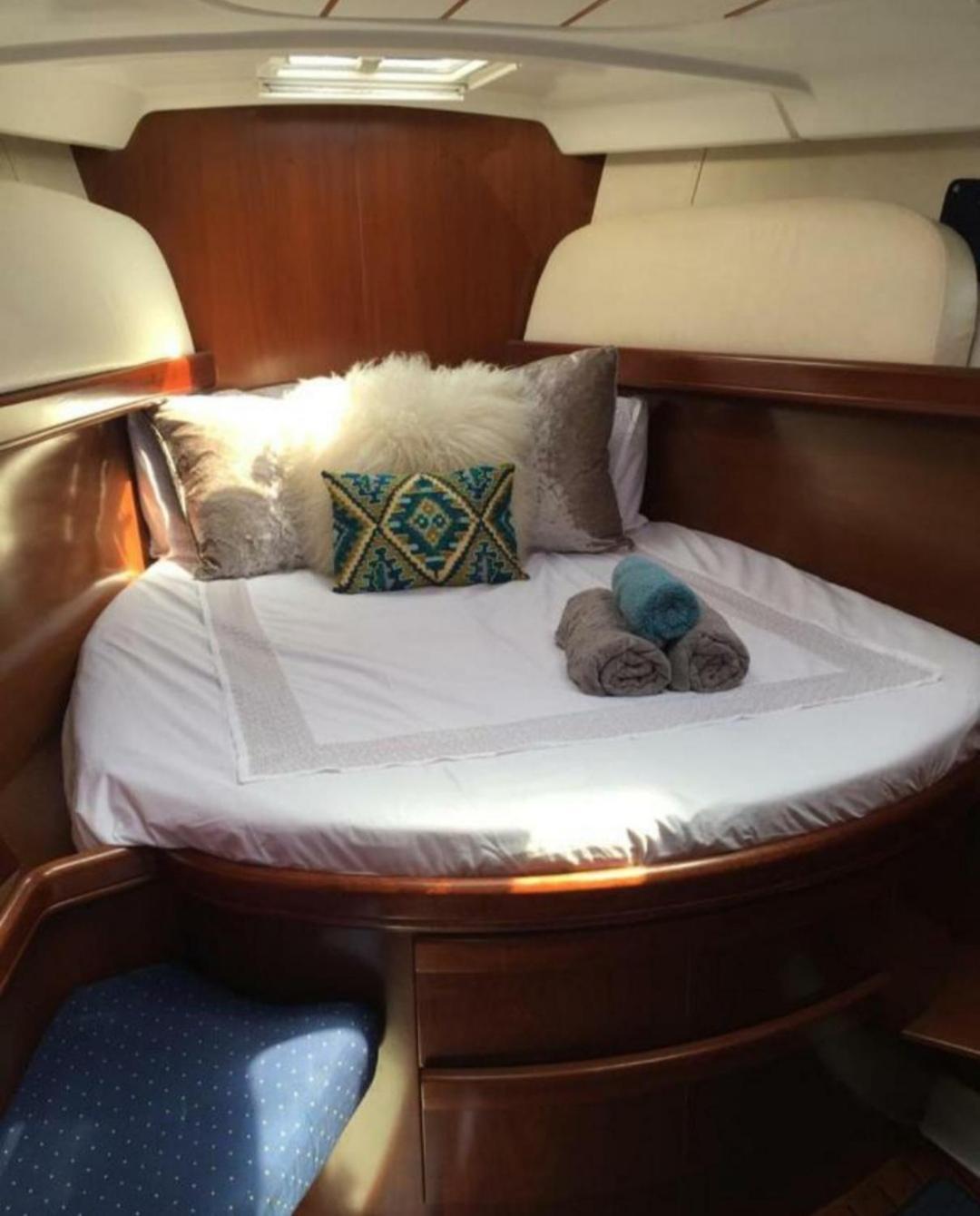 Jasmine Coral Jay Boutique Boatel Ocean Village Gibraltar Quarto foto