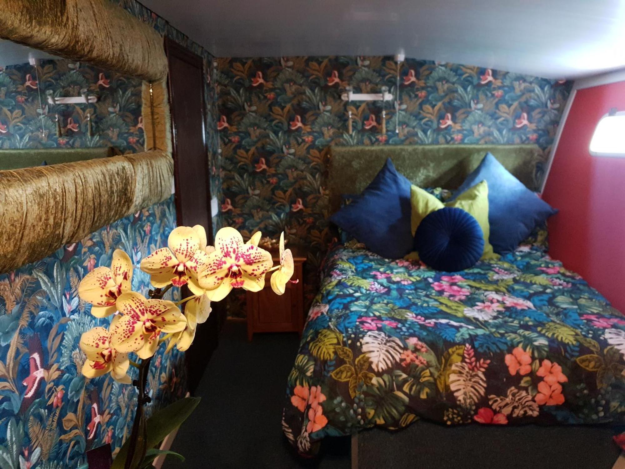 Jasmine Coral Jay Boutique Boatel Ocean Village Gibraltar Quarto foto
