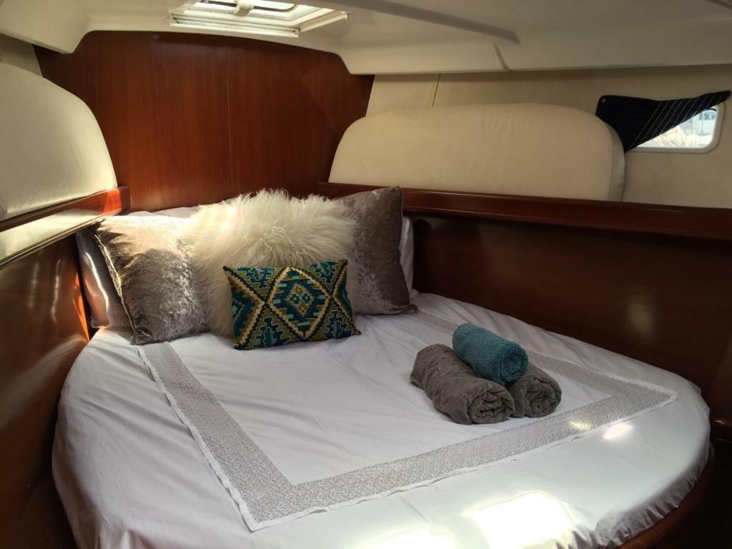 Jasmine Coral Jay Boutique Boatel Ocean Village Gibraltar Exterior foto